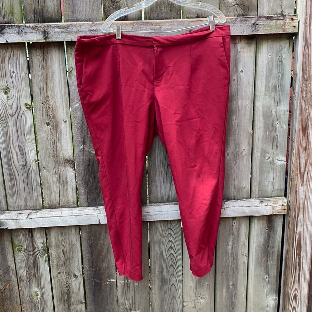 Old Navy burgundy capris sz. 18